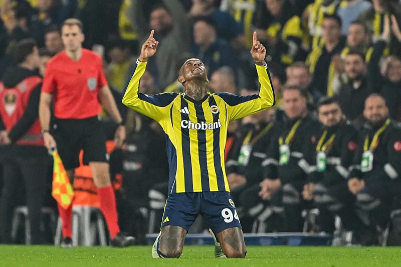 Kadıköy'de dev derbi! Fenerbahçe - Galatasaray maçının 11'leri netleşti - 15