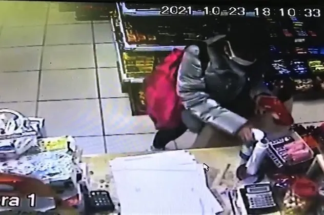 Hasta çocuk için markete koyulan yardım kumbarası çalındı! Mahalleli öfkeli...
