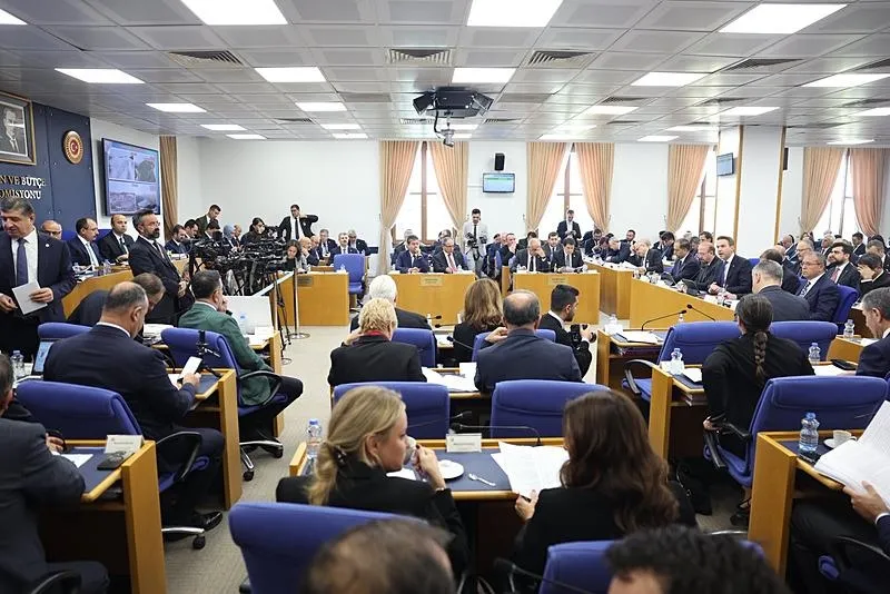 Enerji ve Tabii Kaynaklar Bakanı Alparslan Bayraktar, Bakanlığının 2026 yılı bütçe görüşmelerine katıldı. (DHA)