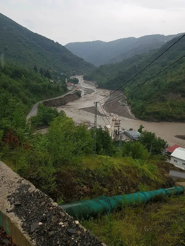 tesla-enerji-bozkurtta-hes-kapaklari-patladi-iddialarini-boyle-curuttu-patlayacak-bir-kapagi-bulunmamaktadir-1628950841223.jpg Tesla Enerji, Bozkurt'ta "HES kapakları patladı" iddialarını böyle çürüttü: Patlayacak bir kapağı bulunmamaktadır-3