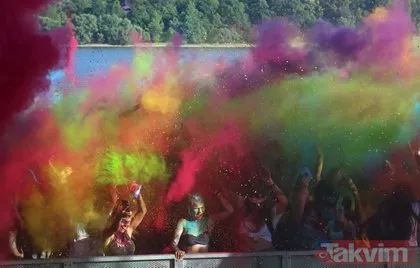 Sırbistan’daki Renk Festivalinde görsel şölen