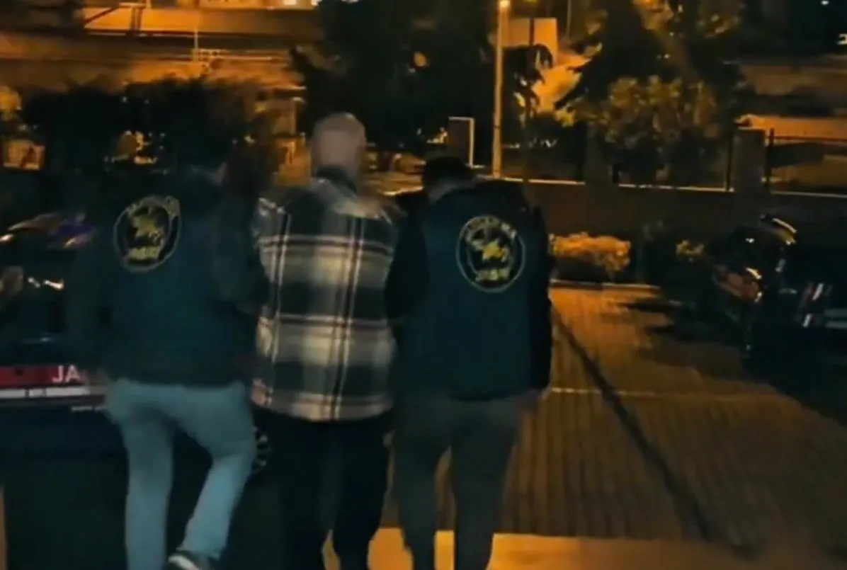 Kırmızı ve yeşil bültenle aranıyorlardı