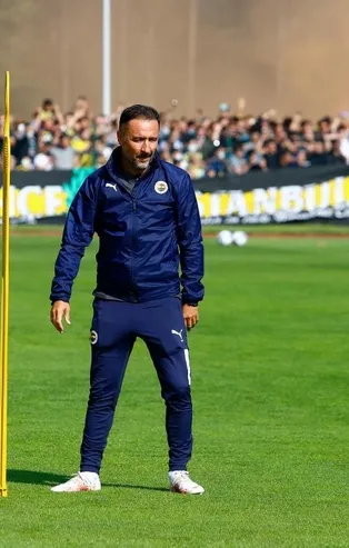 Fenerbahçe'de bomba Aaron Boupendza iddiası! Vitor Pereira transferi veto etti