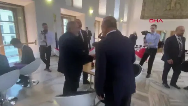 Başkan Erdoğan'la Macron arasında gülümseten diyalog: "Seni de alalım"