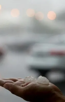 İstanbul'da ceviz büyüklüğünde dolu şoku!