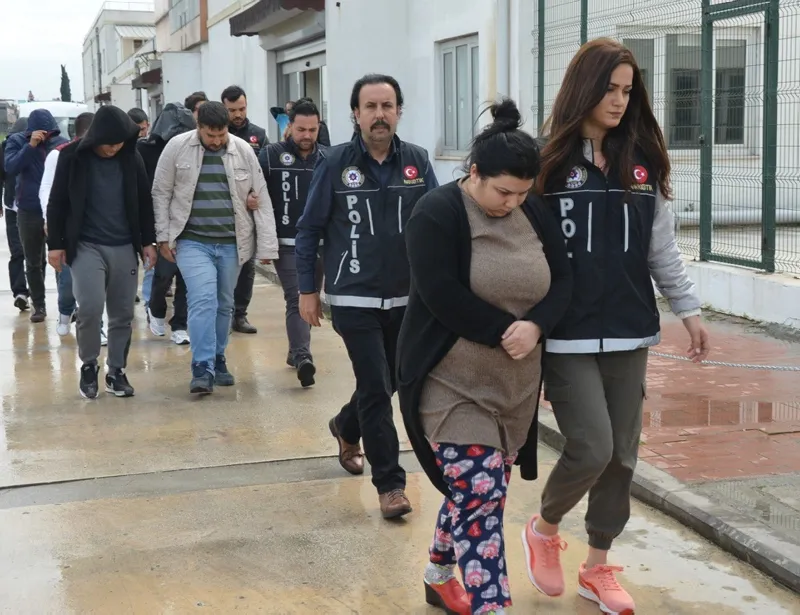 Adana'da yakalandılar! Uyuşturucu hap bulamayınca... - 10