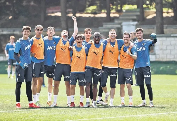 dursun-ozbekin-listesine-girecegi-iddia-edilen-esref-hamamciogludan-aciklama-geldi-1652739622946.jpeg Dursun Özbek’in listesine gireceği iddia edilen Eşref Hamamcıoğlu'dan açıklama geldi-6