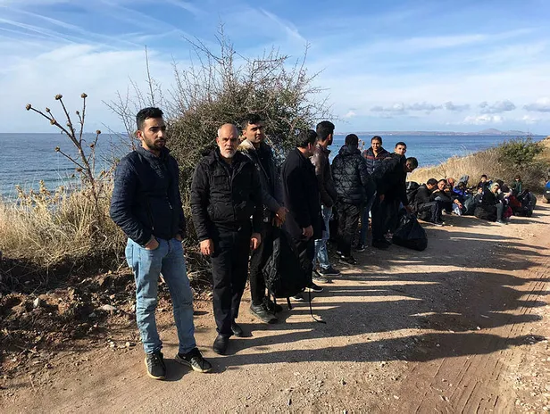 Son dakika: Çanakkale'de 46 düzensiz göçmen yakalandı-1
