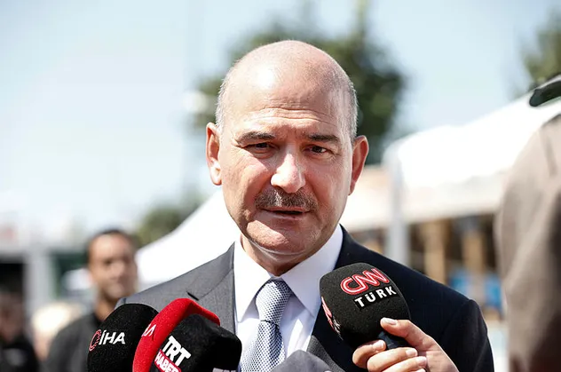 Deprem uyarı sistemi hayata geçiyor! Bakan Soylu detayları canlı yayında anlattı