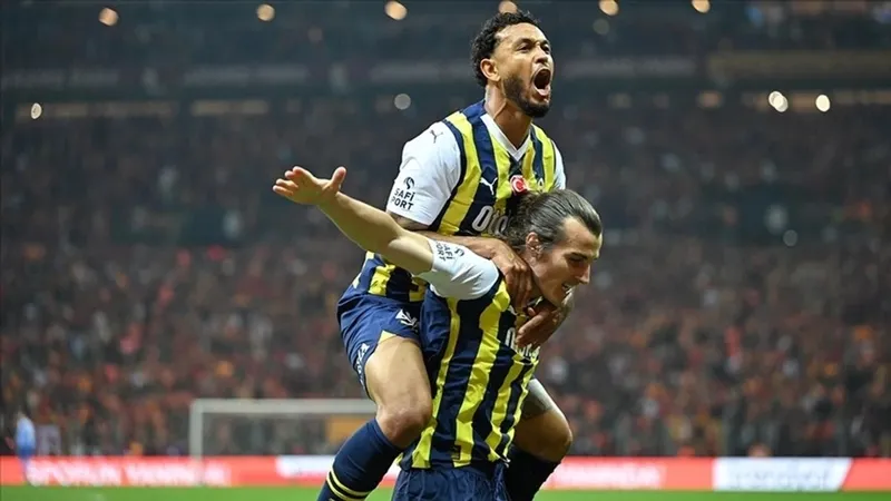 fenerbahcenin-yildizi-mert-hakan-yandastan-galatasarayin-golcusu-mauro-icardiye-sok-gonderme-derbi-sonrasi-ort-1716315206806.jpeg