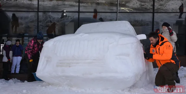 CHP'nin boş heykellerinden değil! Kardan TOGG ve milli muharip uçak heykeli - 2