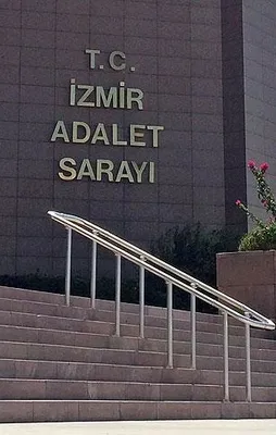 İzmir'de 63 sanıklı FETÖ/PDY davası başladı