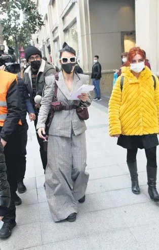 Hande Yener, tarzıyla yine ilgi çekti