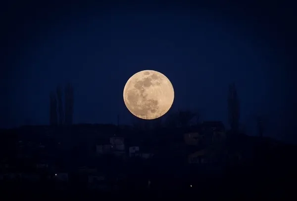 Süper Ay nedir, ne anlama geliyor? Süper Ay Türkiye'den izlenebiliyor mu?-4