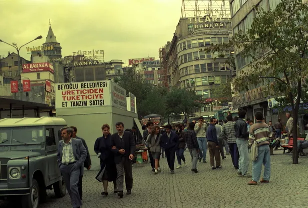 1972’lerde de ekonomik teröre karşı tanzim satış noktaları ve mağazalar açılmış…-3