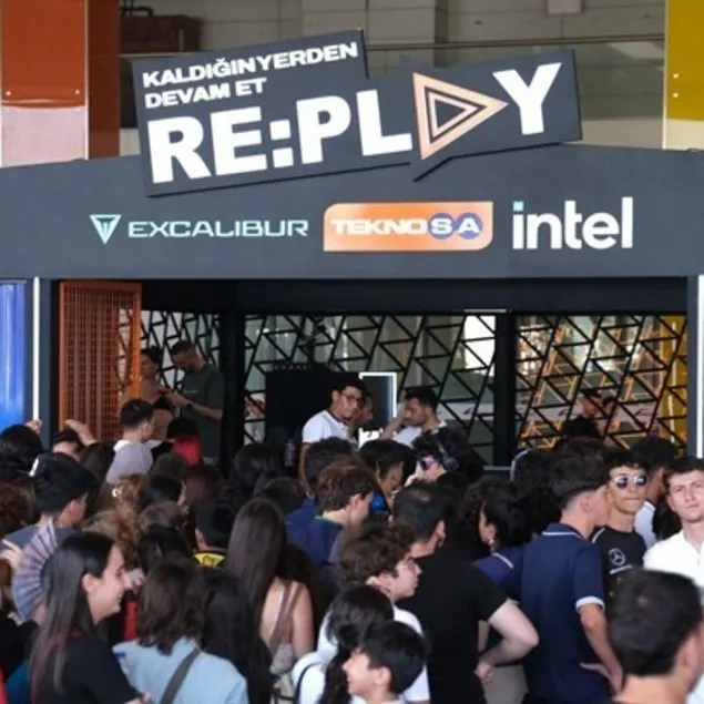 RE:PLAY heyecanı Excalibur gücüyle başladı