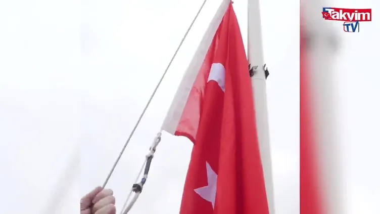 ▶️ Manchester United Türk bayrağını göndere çekti!