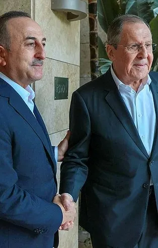 Türkiye'den Ukrayna'da barış için mekik diplomasisi! Bakan Çavuşoğlu, Lavrov ile görüştü: Putin-Zelenskiy görüşmesine ev sahibi oluruz