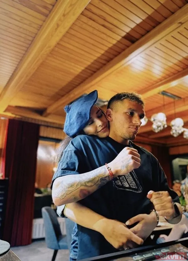 Aşklarını yaşamaya tam gaz devam eden çift Devrim Özkan'ın paylaşımıyla yeniden gündem oldu.