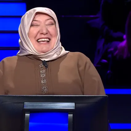 Kanserle savaşıp 58’inde üniversiteli oldu: Milyoner yarışmacısı neşesiyle Oktay Kaynarca’yı kahkahaya boğdu