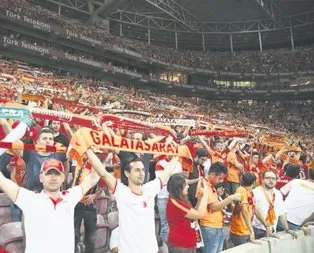 50 bin kişilik duvar