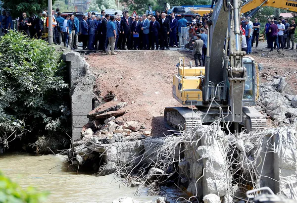 Son dakika: Başkan Erdoğan sel felaketinin yaşandığı Ordu'da incelemelerde bulundu-2