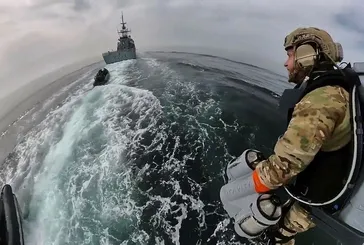 İngiliz ordusu dökülüyor