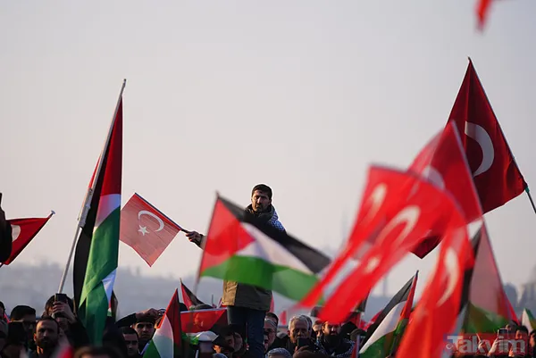 Binler Galata'ya akın etti... İstanbul'dan Aksa'ya direnişe bin selam! | Alandan tarihi kareler - 30