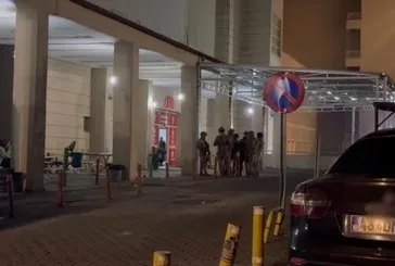 21 yaşındaki genç kazara annesini vurdu