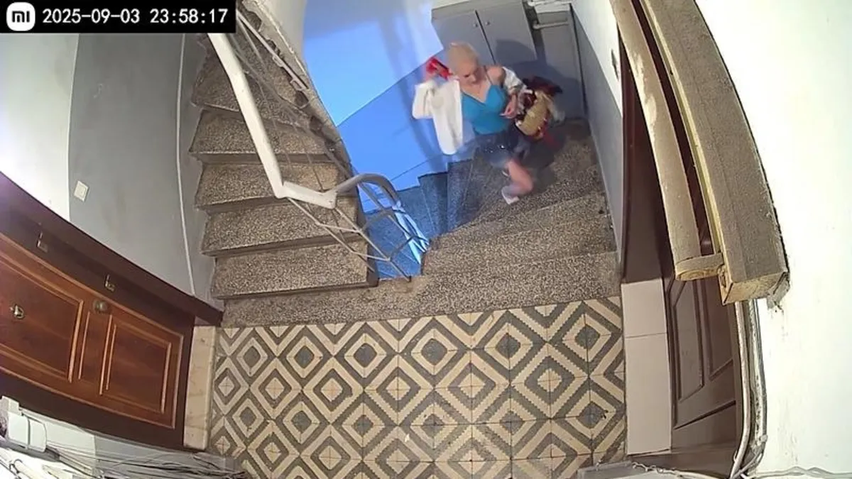 Terk edilen kadın Bakırköy'deki eski sevgilisinin evine saldırdı: "Beni eski kız arkadaşlarınla karıştırma"