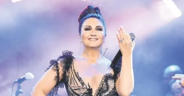 Sibel Can’dan yüzük şov