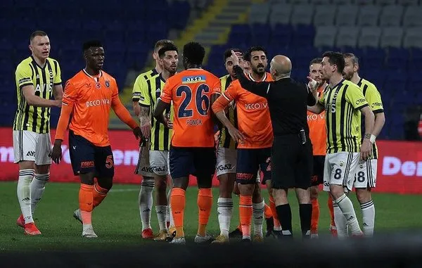 fenerbahce-3-puani-zor-kurtardi-basaksehir-1-2-fenerbahce-mac-sonucu-ozet-1618770334125.jpeg