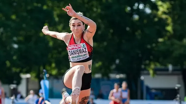 avrupa-salon-atletizm-sampiyonasinda-kadinlar-3-adim-atlama-finalinde-tugba-danismaz-altin-madalya-kazandi-1677955330449.jpeg Avrupa Salon Atletizm Şampiyonası'nda kadınlar 3 adım atlama finalinde Tuğba Danışmaz altın madalya kazandı-2