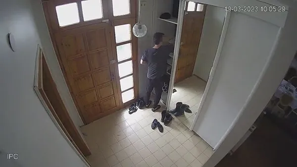 1692019919471.jpeg Suriye eski Büyükelçisine hırsızlık şoku: Kızı ve damadı tarafından soyuldu-2