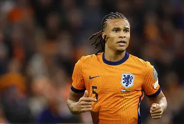 Nathan Ake Fenerbahçe kampına katıldı