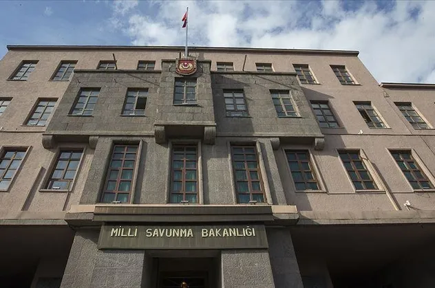 MSB'den 'üniformalı fotoğraf' akımıyla ilgili flaş açıklama: Yasal işlem başlatıldı!