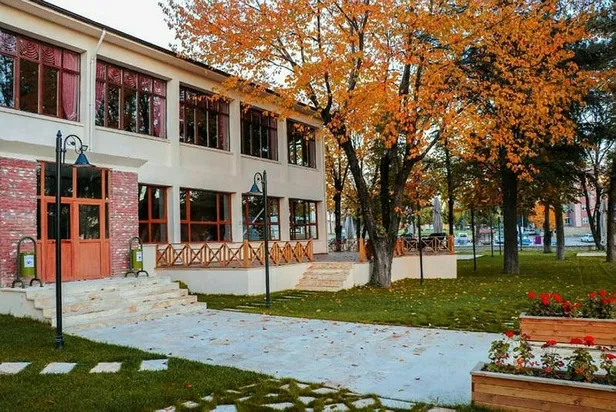 CHP'li Safranbolu Belediye Başkanı Elif Köse kendi sosyal tesislerinde yemekten zehirlendi-5
