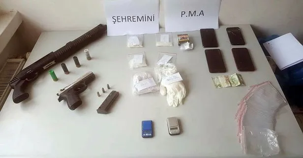 Fatih'te yabancı uyruklu uyuşturucu satıcıları yakalandı!