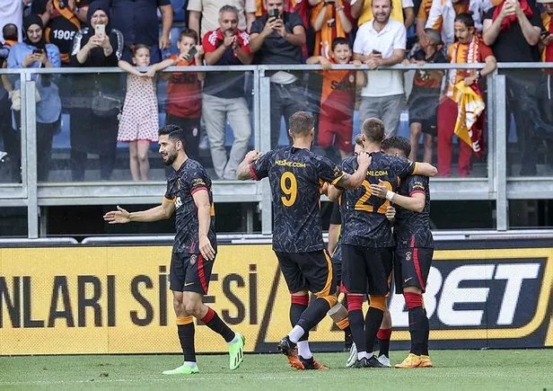 galatasaray-fiorentinayi-kerem-akturkoglu-ve-emre-akbaba-ile-devirdi-1659290353973.jpeg Galatasaray, Fiorentina'yı Kerem Aktürkoğlu ve Emre Akbaba ile devirdi!-4