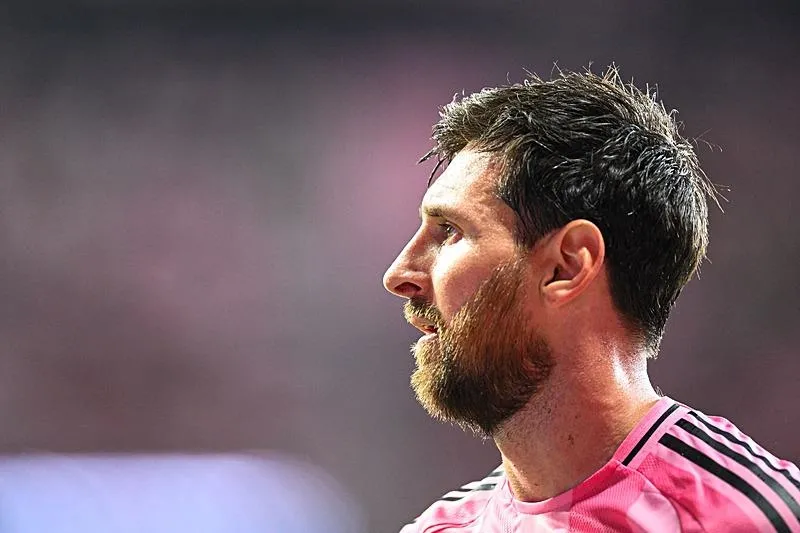 lionel-messiden-surpriz-hamle-ispanyol-ekibini-satin-aldi-lionel-messi-eldensenin-sahibi-oldu-ispanyada-dogrud-1788941455755.jpeg Lionel Messi Eldense'nin sahibi oldu! İspanya'da doğrudan iki kulüpte mülkiyet-3