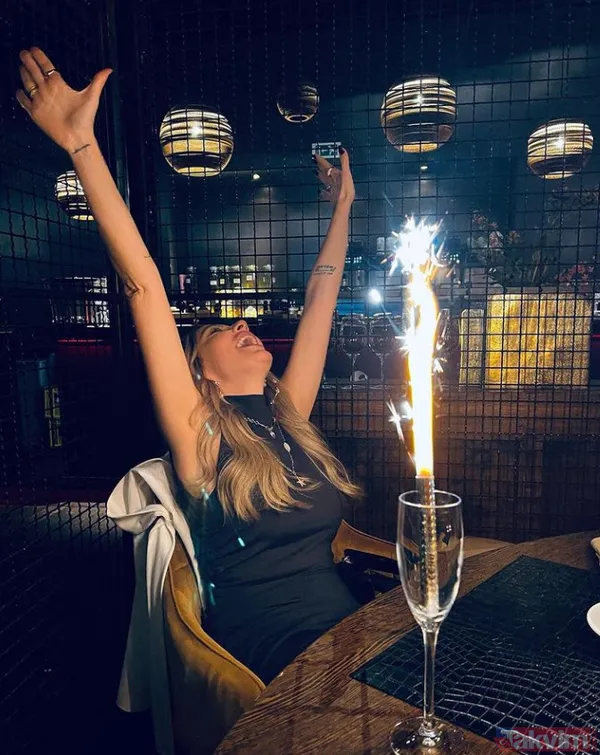 Mehmet Dinçerler fena aşka geldi Hadise'siyle sarmaş dolaş paylaştı 'hep yanımda ol' Hadise'nin doğum günü vesile oldu - 2