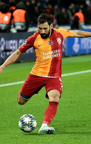 Galatasaray'ın yıldızına Süper Lig'den sürpriz talip