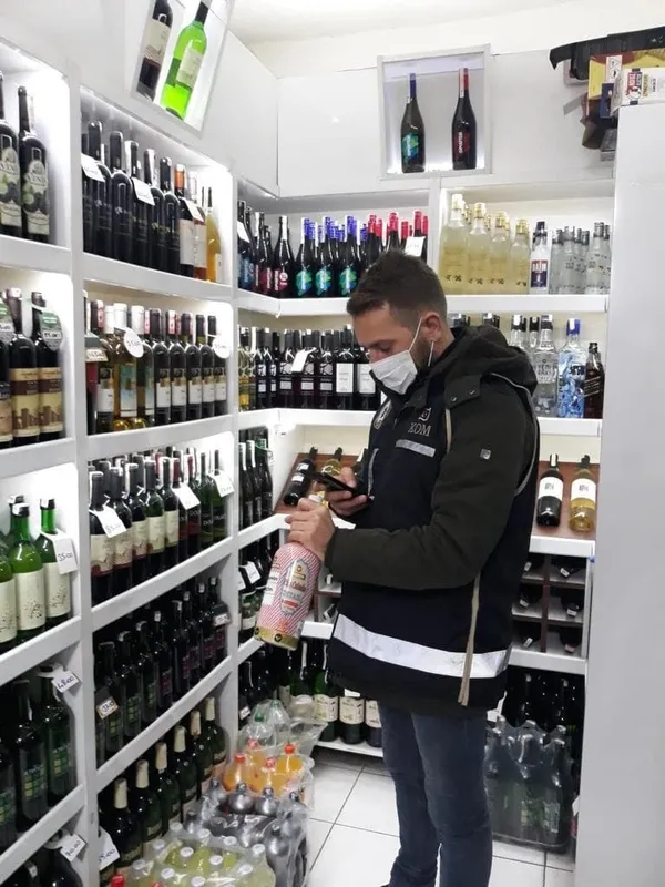 son-dakika-81-ilde-dugmeye-basildi-sahte-alkol-ureticilerine-karsi-zehir-2-operasyonu-1639981485441.jpg SON DAKİKA! 81 ilde düğmeye basıldı! Sahte alkol üreticilerine karşı "Zehir-2" operasyonu-5