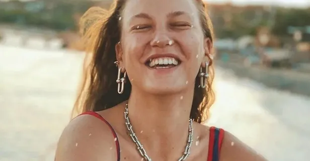 Güzel oyuncu Serenay Sarıkaya sessizliğini bozdu! Mert Demir ile olan ilişkisini sonunda itiraf etti