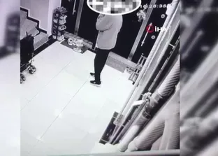 Ayakkabı hırsızlığı güvenlik kamerasında