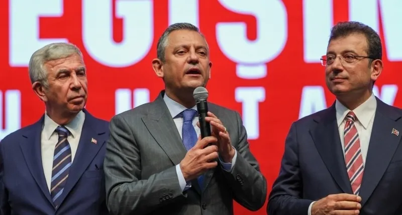 mahkeme-salonunda-bulunan-not-ekrem-imamoglundan-mansur-yavas-ve-ozgur-ozele-kadin-aday-freni-1774951271782.jpeg Mahkeme salonunda bulunan not: Ekrem İmamoğlu’ndan Mansur Yavaş ve Özgür Özel’e "kadın aday" freni!-4