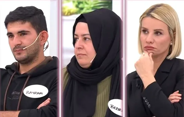 16-yillik-buyuk-kavusma-esra-erolda-duygu-yuklu-anlar-annemi-istiyorum-diyen-21-yasindaki-bayram-son-kararini-1677267472912.jpg 16 yıllık büyük kavuşma! Esra Erol’da duygu yüklü anlar! “Annemi istiyorum” diyen 21 yaşındaki Bayram son kararını verdi...-10