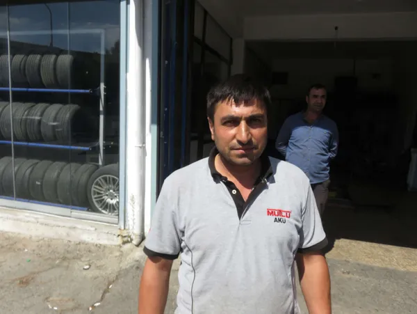 istanbulda-dehset-anlari-kamyon-lastigi-faciayi-onledi-1631088982124.jpg İstanbul'da dehşet anları! Kamyon lastiği faciayı önledi-4