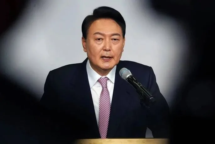 Tutuklama emri ülkeyi karıştırdı