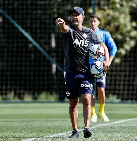 Fenerbahçe'deki üst üste başarısızlıklar hedefe onu koydu! Pereira takımın üstündeki ölü toprağını atmayı hedefliyor-4
